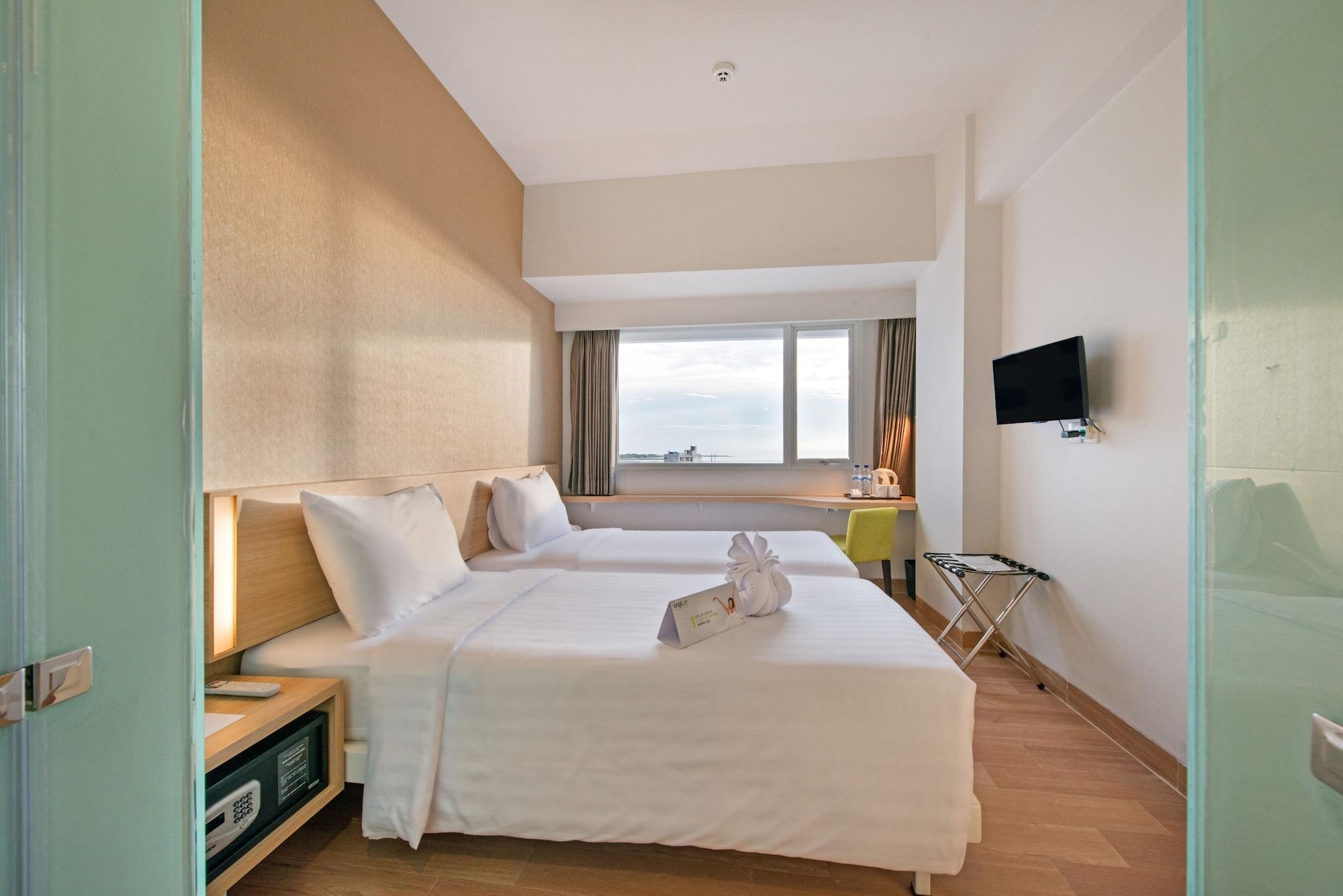Whiz Prime Hotel Hasanuddin Makassar Buitenkant foto